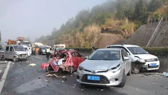 假期高速行駛攻略，看一遍絕對平安！