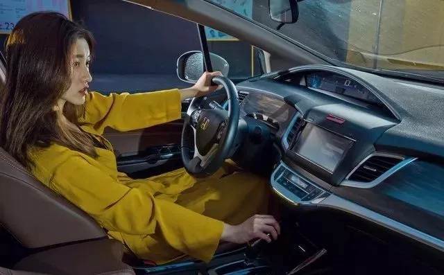 酷夏來臨，又有哪些東西不宜滯留車內(nèi) 你知道嗎？