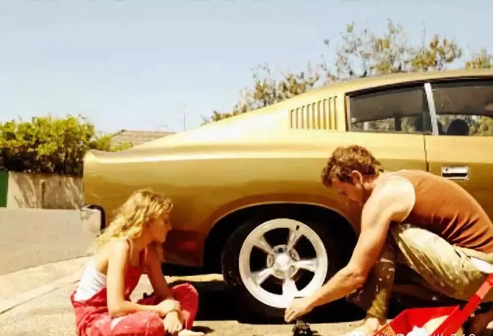 哪些錯誤的操作能增加爆胎的風(fēng)險呢？