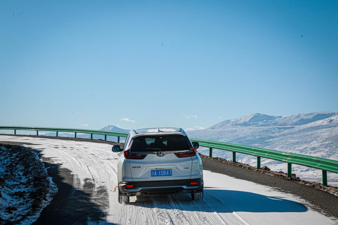 游記連載 | 前往格聶神山的路上，我們進行了一場“冰雪試駕”