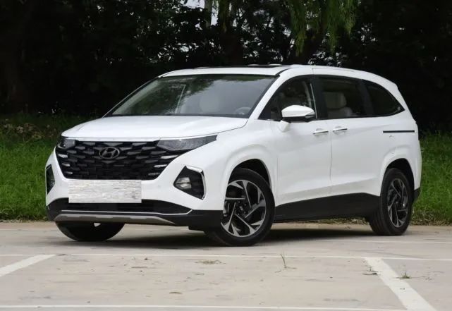 還看啥傳祺M8，現(xiàn)代庫斯途2.0T動力，16.98萬起，軸距超3米